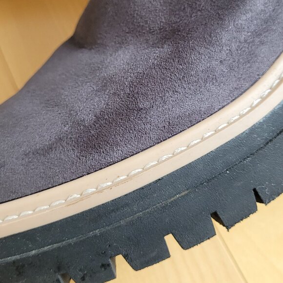 Chelsea Boots - Picture 6 of 11